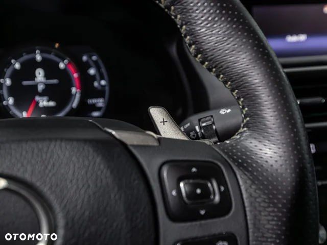 Lexus IS 200t / 300 F Sport - 9