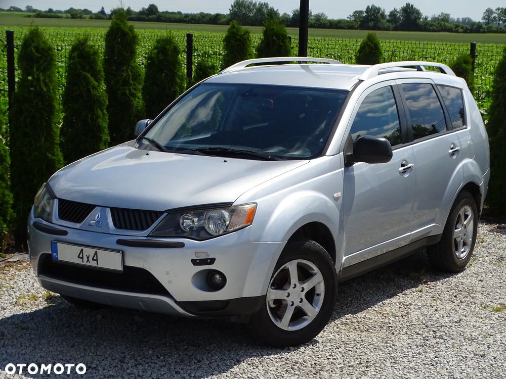 Mitsubishi Outlander 2.0 DID Instyle - 1