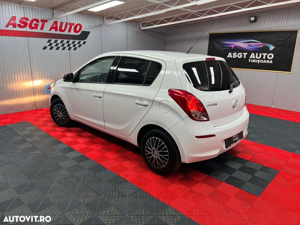 Hyundai i20 - 10