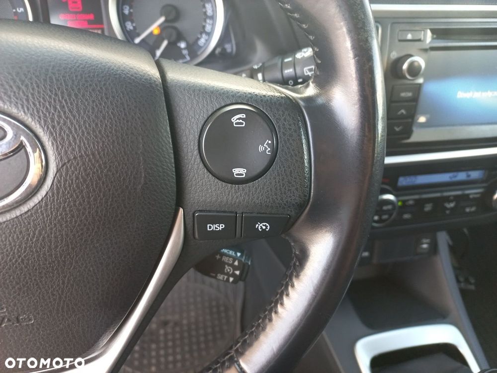 Toyota Auris 2.0 D-4D Premium - 17
