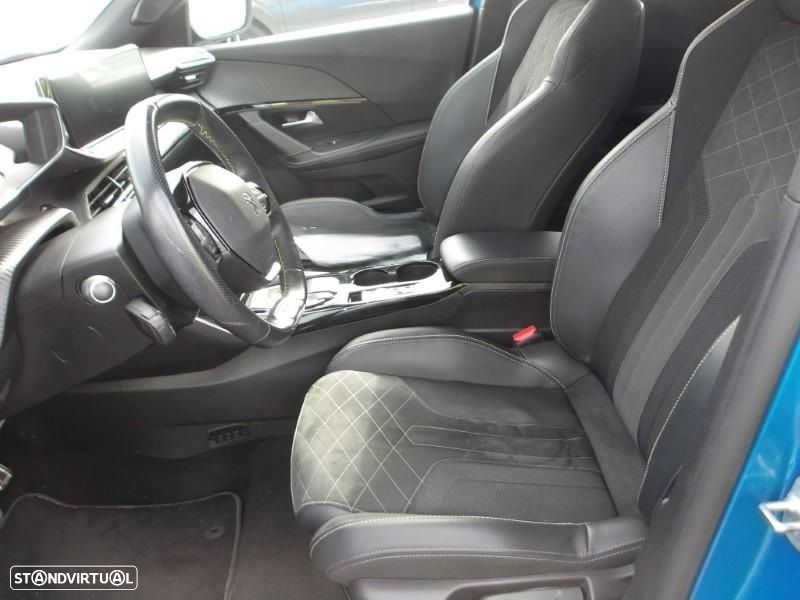 Peugeot e-2008 50 kWh GT - 5