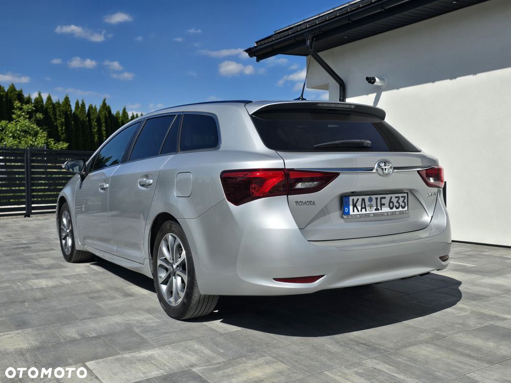 Toyota Avensis Touring Sports 1.8 Multidrive S Comfort - 4