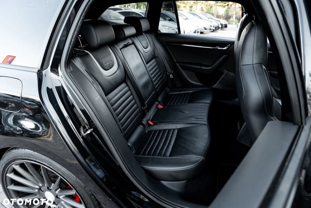 Skoda Octavia 2.0 TSI (Green tec) DSG RS - 24