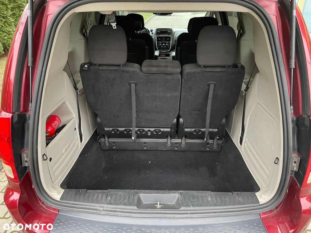 Dodge Caravan - 16