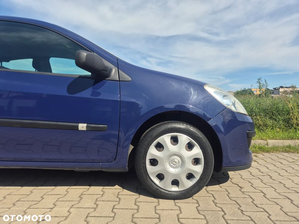 Renault Clio 1.2 16V 75 Dynamique - 9