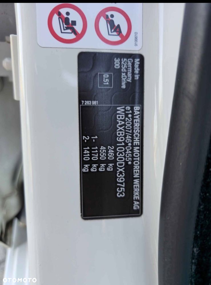 BMW Seria 5 525d xDrive - 15