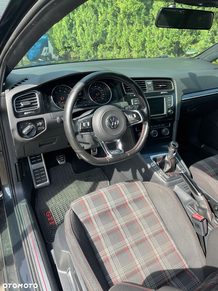 Volkswagen Golf GTI (BlueMotion Technology) - 8