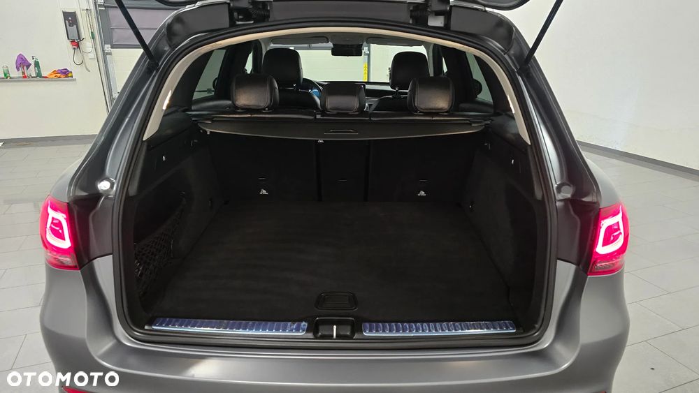 Mercedes-Benz GLC 300 d 4Matic 9G-TRONIC AMG Line Plus - 10
