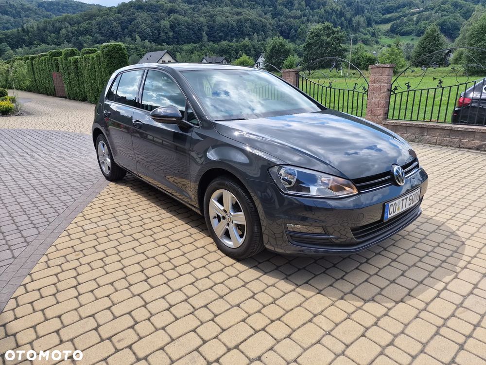 Volkswagen Golf - 1