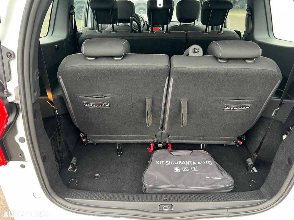 Dacia Lodgy 1.5 Blue dCi Laureate - 12