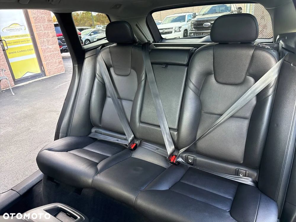 Volvo XC 60 B5 B AWD Geartronic Momentum Pro - 19