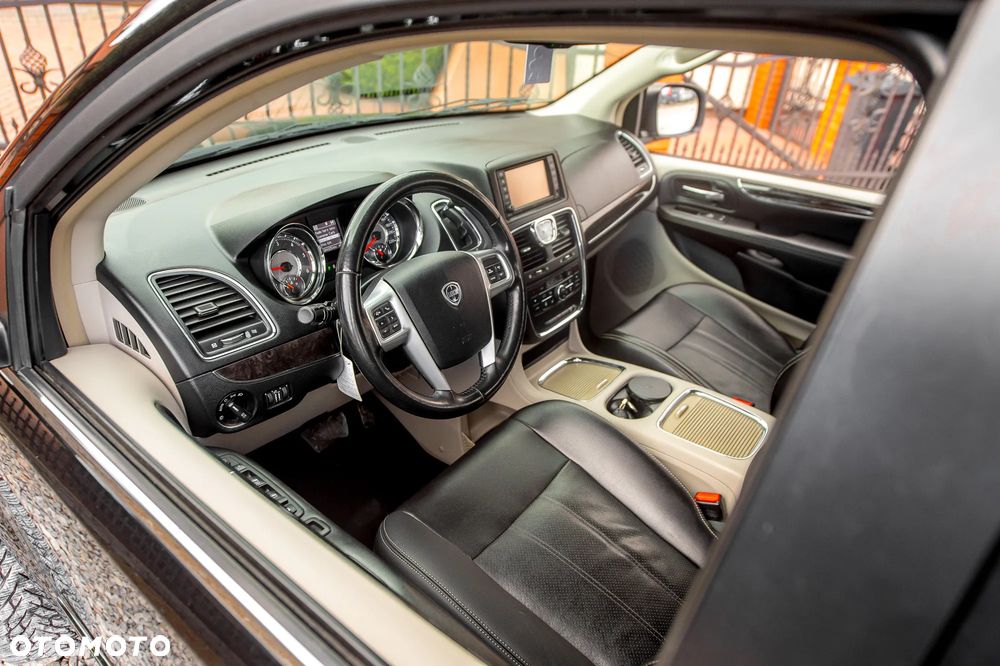 Lancia Voyager 2.8CRD Platinum - 18