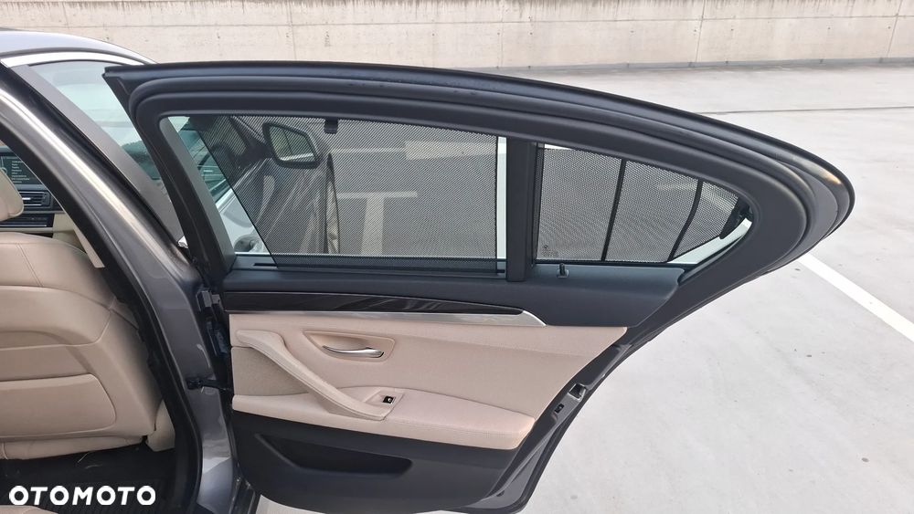 BMW Seria 5 535i xDrive - 28