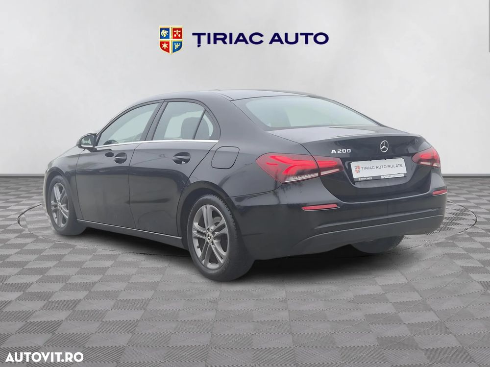 Mercedes-Benz A 200 Sedan 7G-DCT - 3