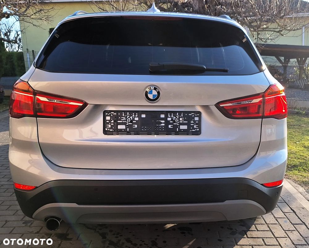 BMW X1 xDrive18d Sport Line - 4