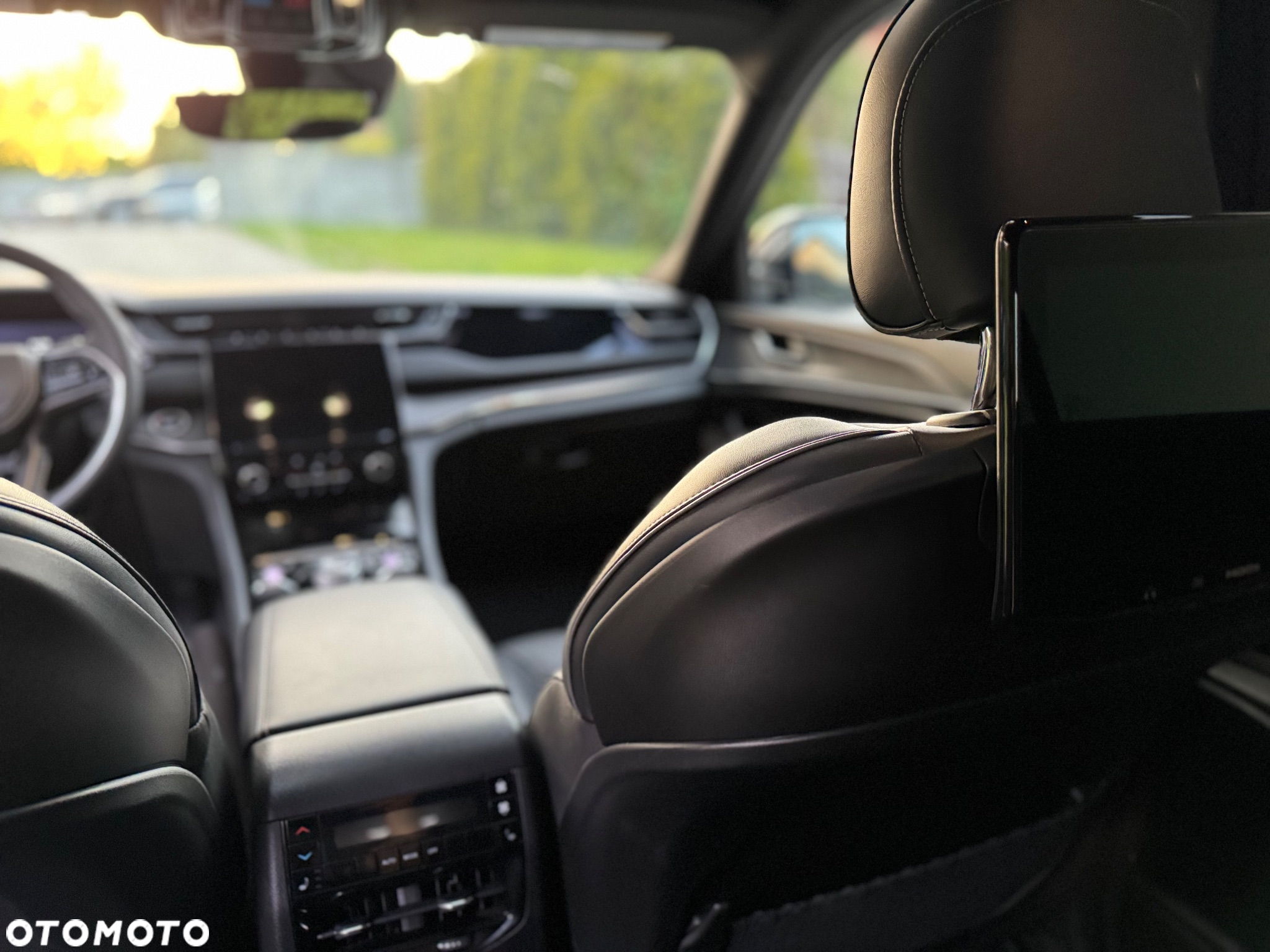 Jeep Grand Cherokee - 20