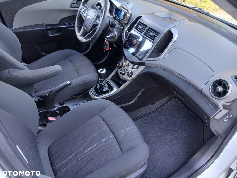 Chevrolet Aveo 1.4 16V LT - 32