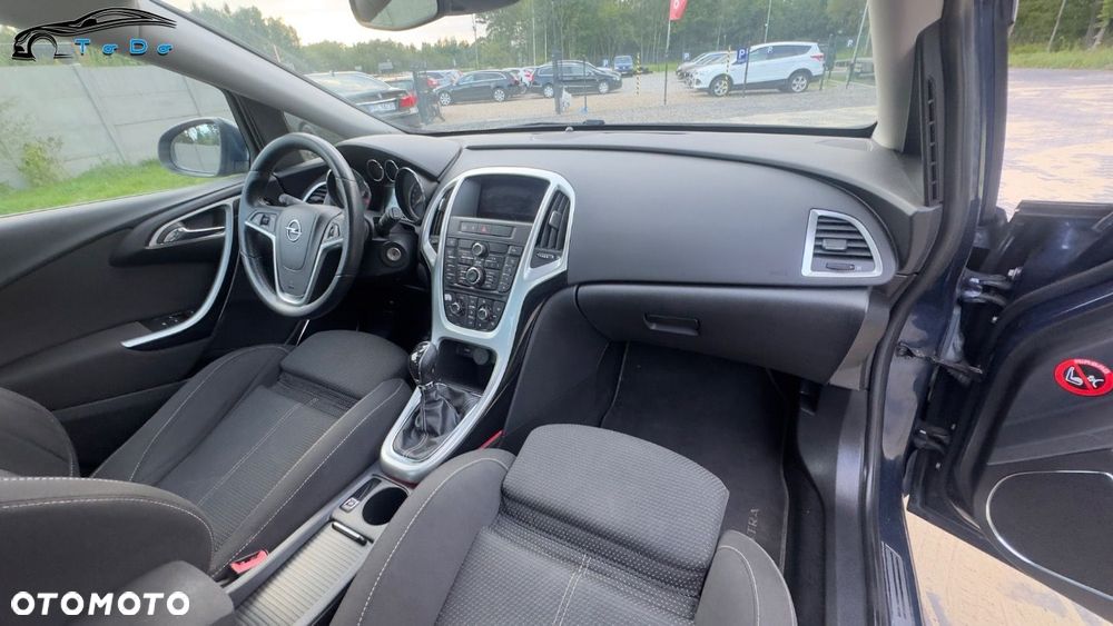 Opel Astra 1.4 T Cosmo S&S - 24