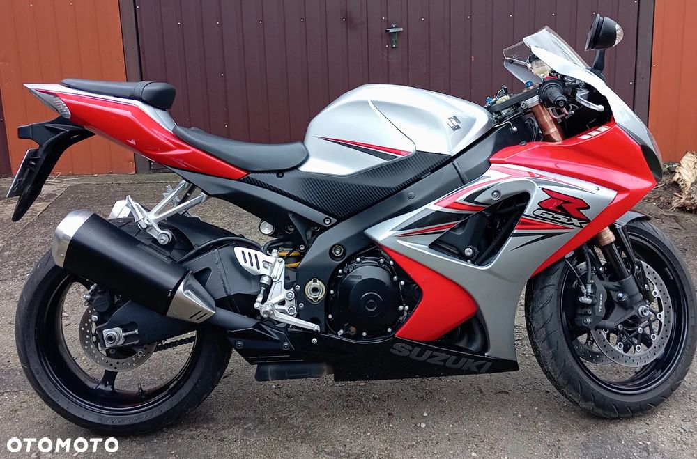 Suzuki GSX-R - 1