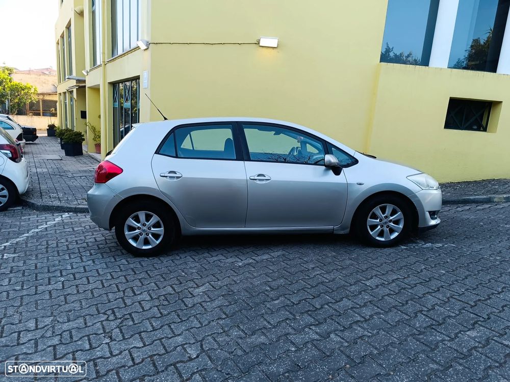 Toyota Auris 1.4 D-4D - 4