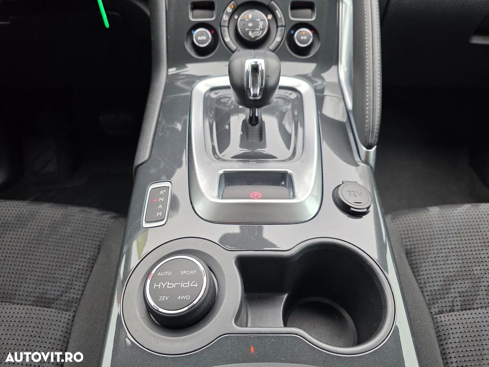 Peugeot 3008 Hybrid4 - 21