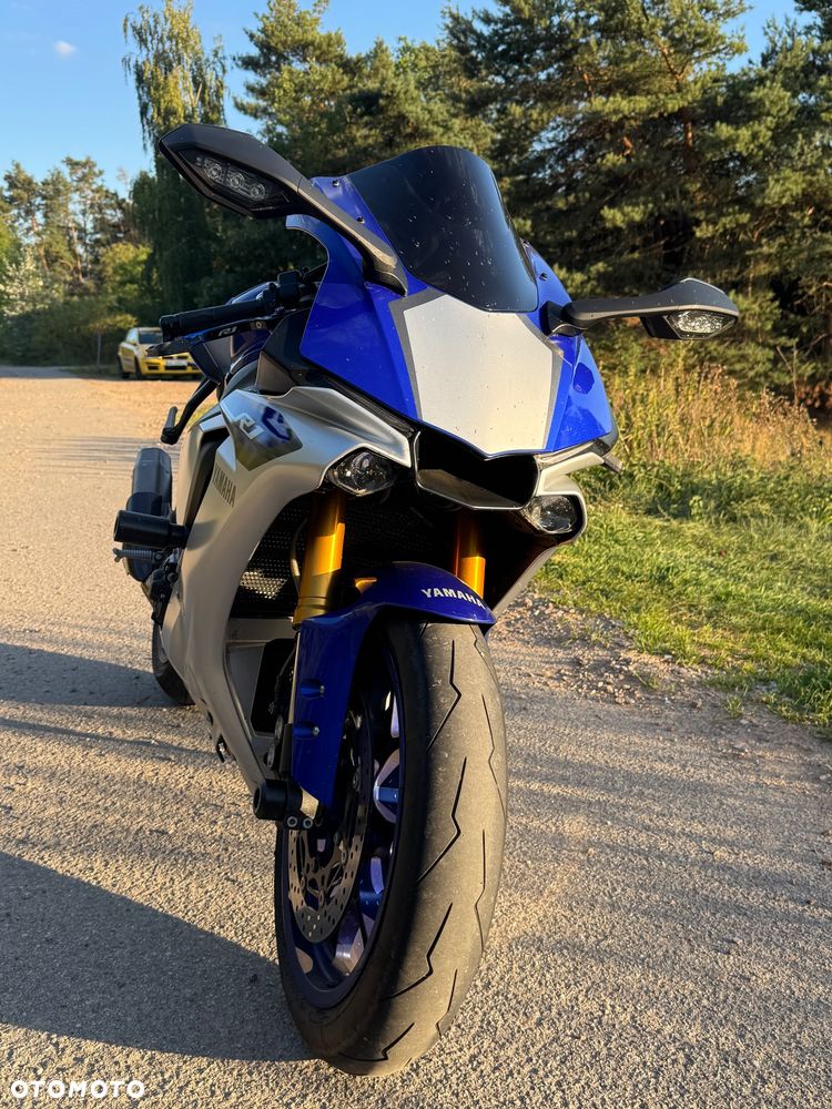 Yamaha R1 - 5