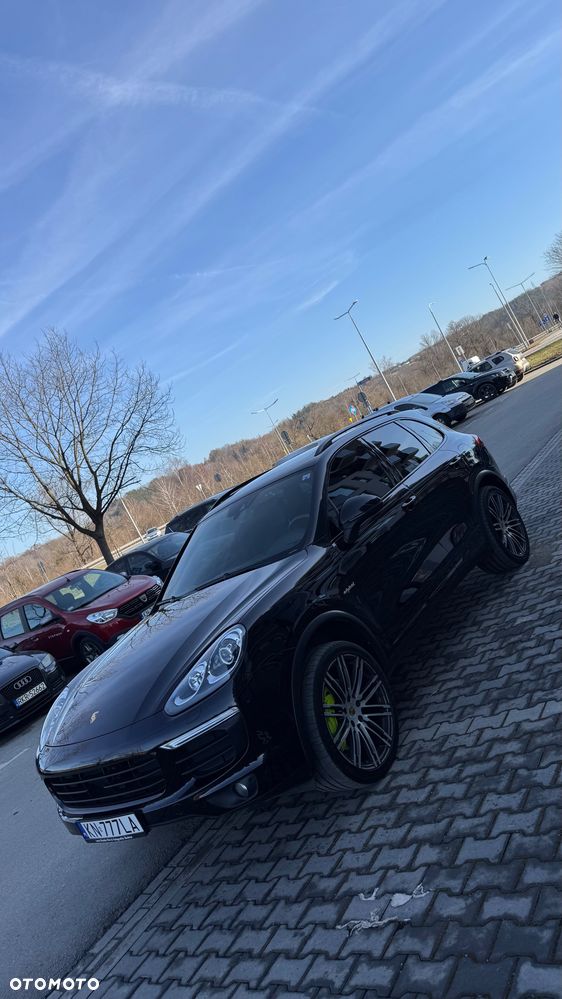 Porsche Cayenne S E-Hybrid - 2