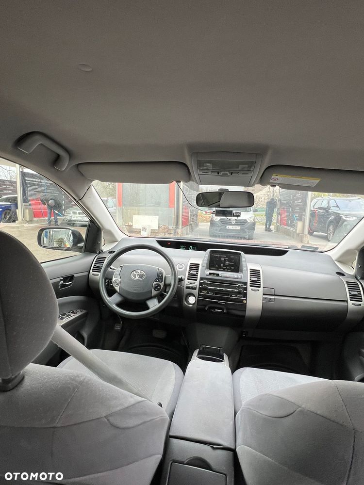 Toyota Prius 1.5 VVT-i Prestige - 4