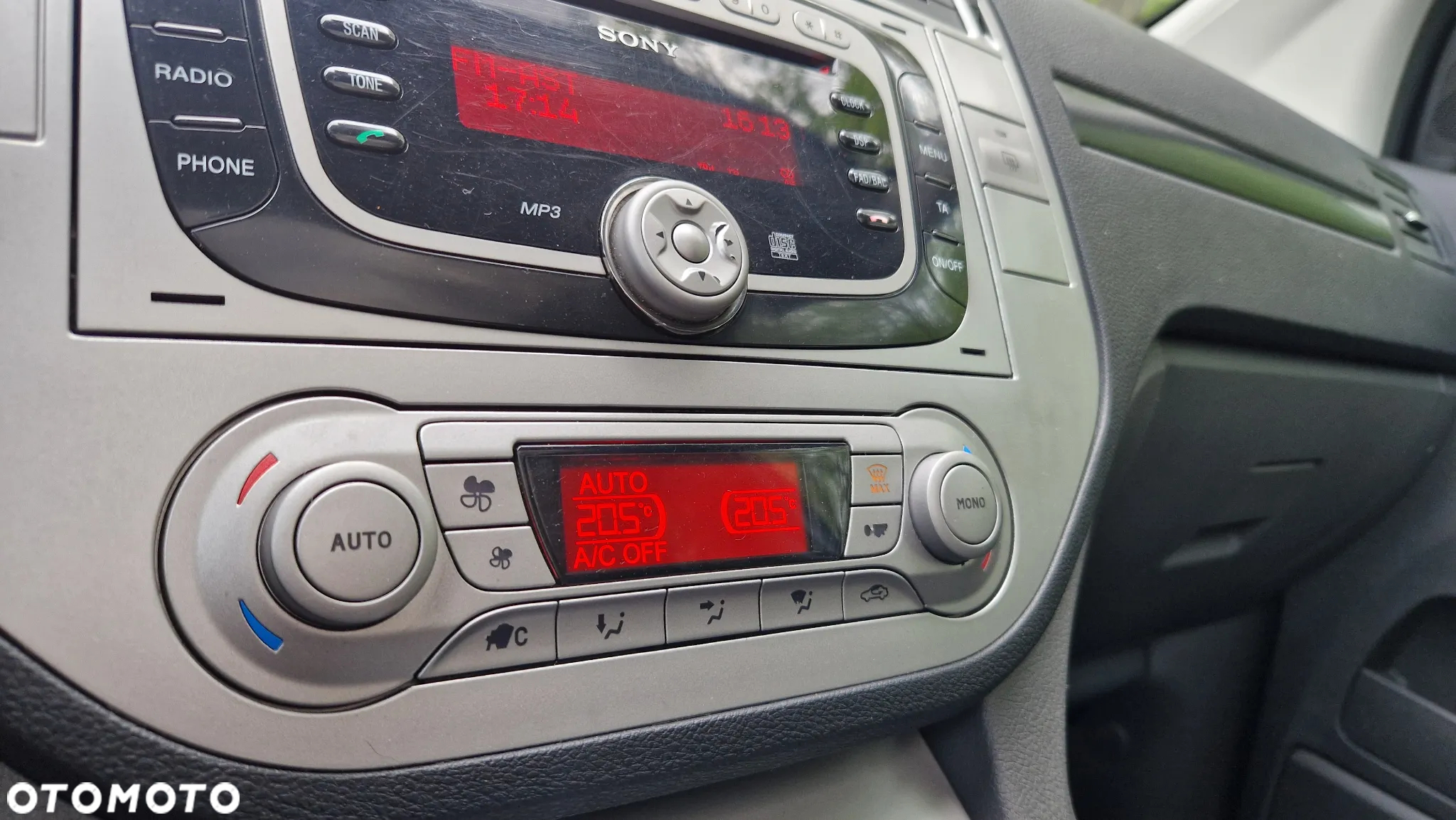 Ford Kuga 2.0 TDCi 4x4 Titanium - 15