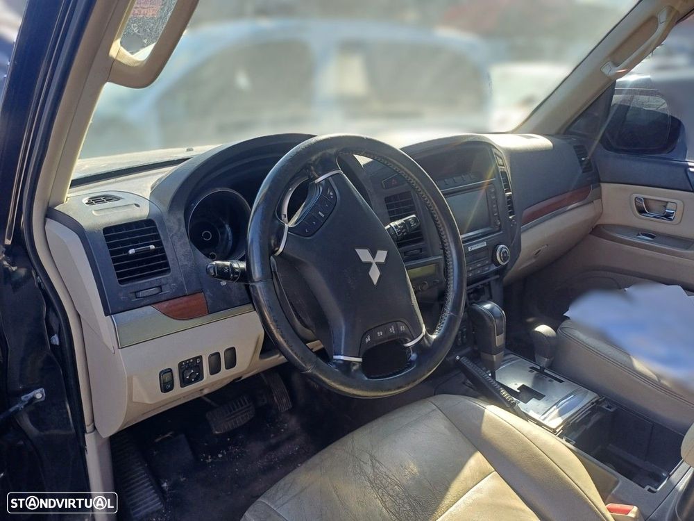 Peças Mitsubishi Pajero III (V7_W, V6_W) 3.2 Di-D (V68W) 2007 - 9