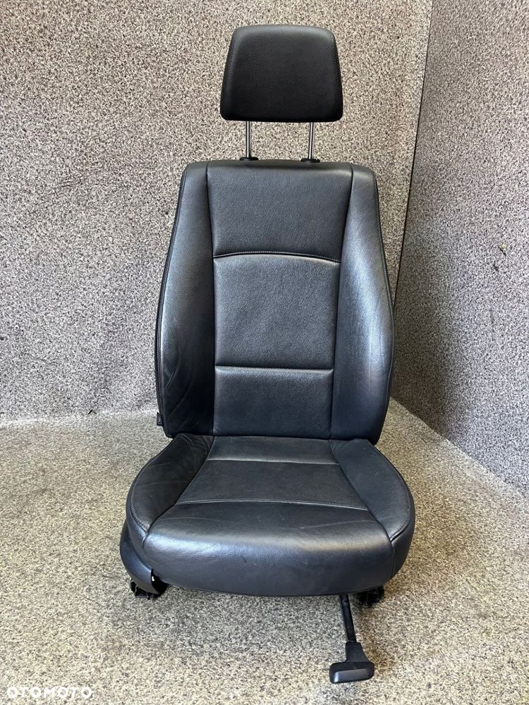 Fotel pasazera prawy przod przedni skora czarna BMW X1 E84 - 5
