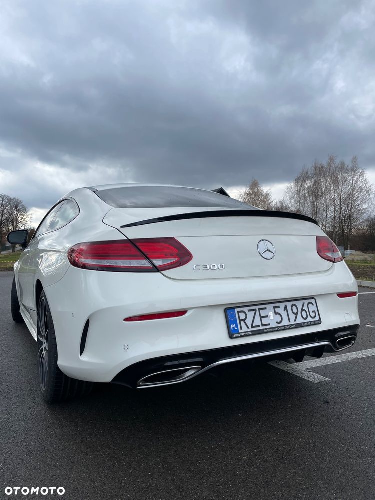 Mercedes-Benz Klasa C 300 9G-TRONIC AMG Line - 10