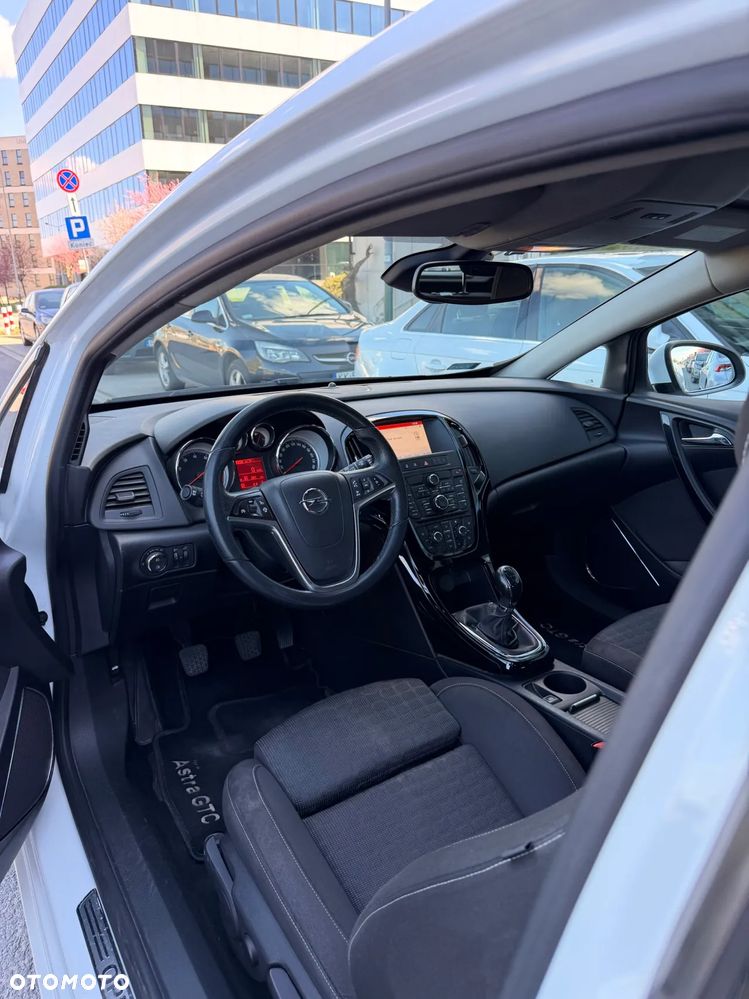 Opel Astra 1.4 T Enjoy - 6