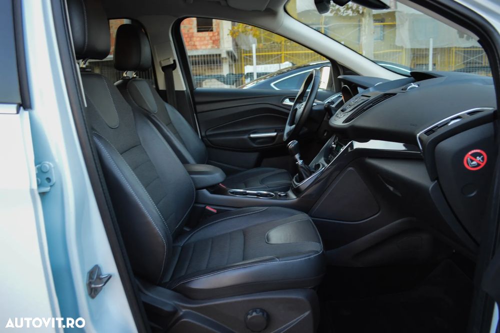 Ford Kuga 2.0 TDCi 2WD Titanium - 28