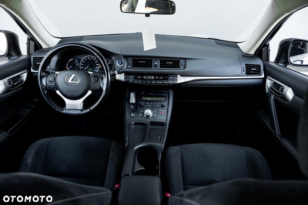 Lexus CT 200h - 24