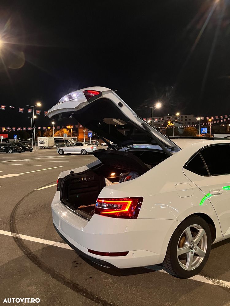 Skoda Superb 2.0 TDI DSG Laurin & Klement - 27