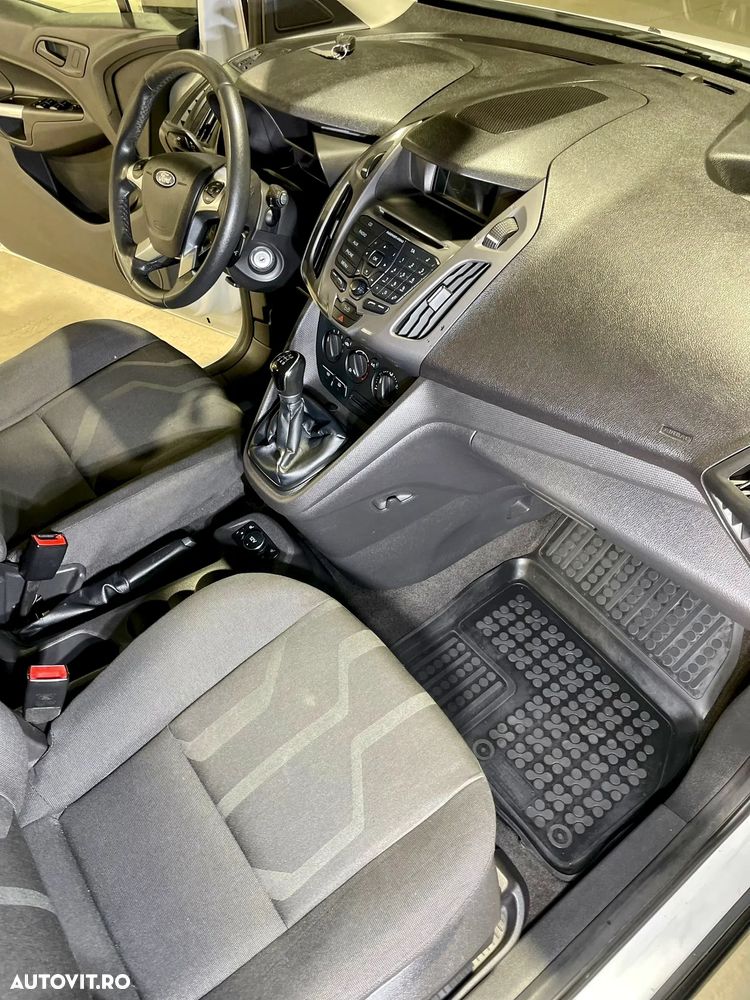 Ford Transit Connect - 11