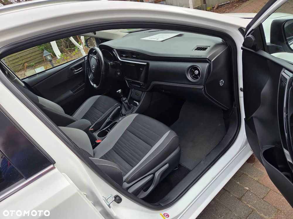 Toyota Auris 1.6 Prestige - 13