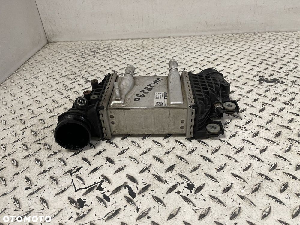 ORYGINALNA CHŁODNICA INTERCOOLER VW T6 T6.1  2.0 TDI CRAFTER II MAN TGE 04L145749M - 4