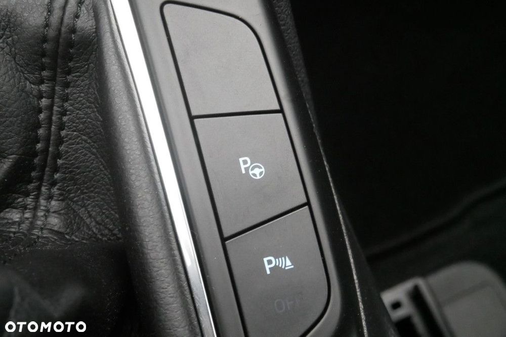 Ford Kuga - 23
