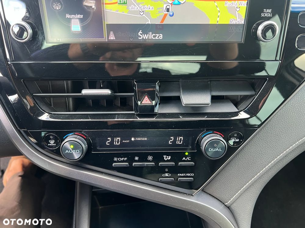 Toyota Camry 2.5 Hybrid Prestige CVT - 22