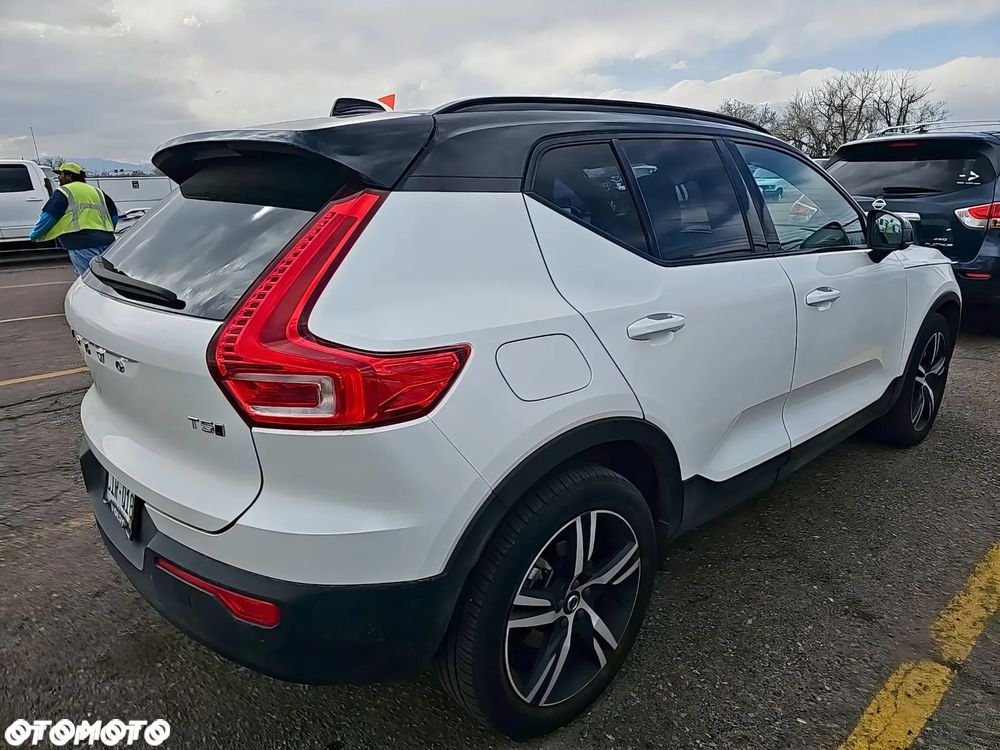 Volvo XC 40 T5 AWD R-Design - 5