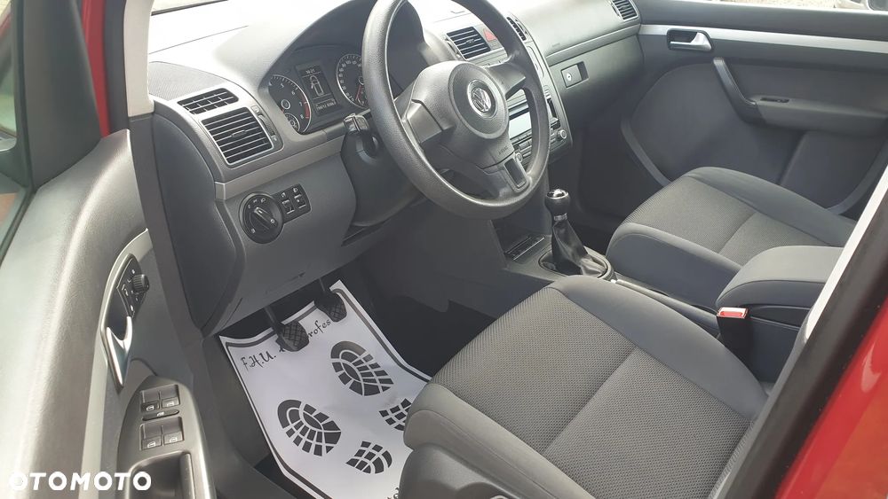 Volkswagen Touran - 14