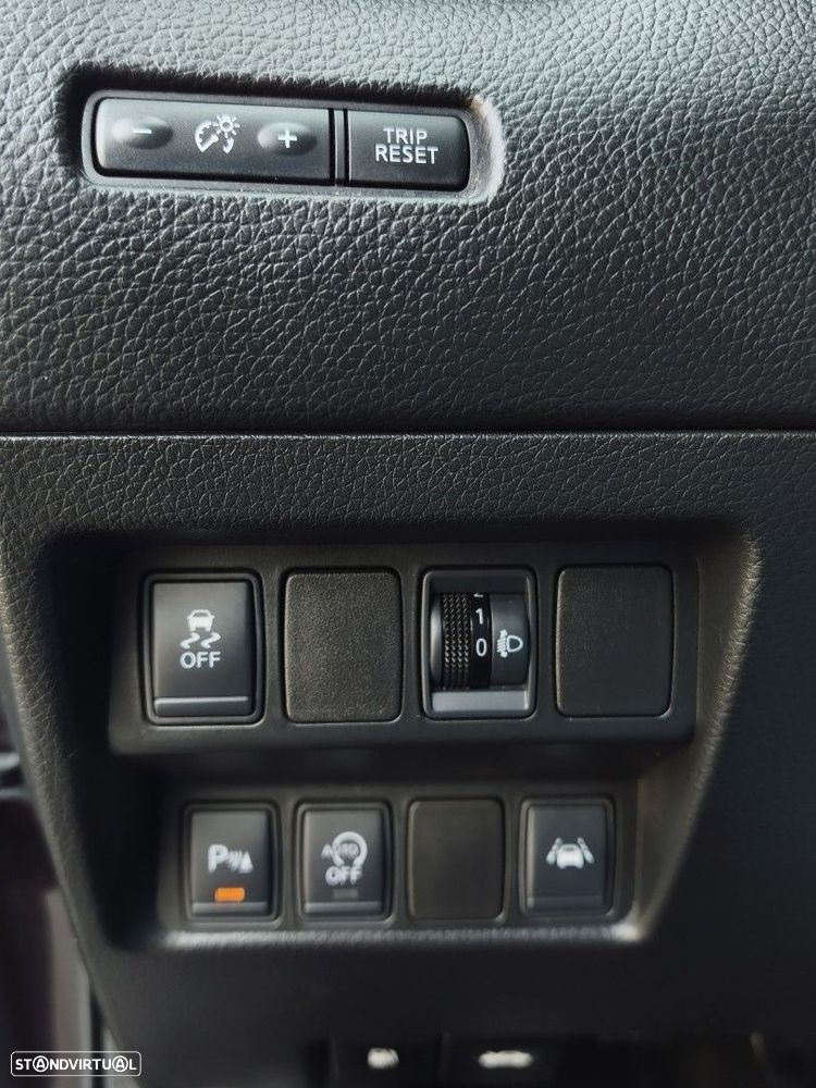Nissan Qashqai 1.5 dCi N-Connecta - 23