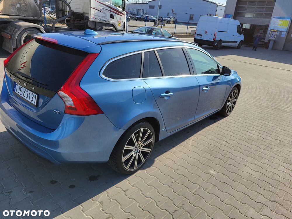 Volvo V60 D2 Momentum - 5