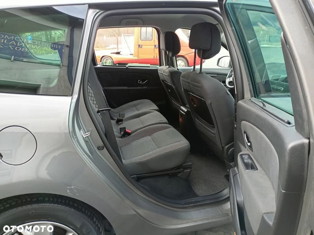 Renault Scenic - 17