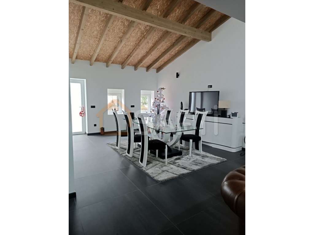 Moradia T3 - Óis da Ribeira - Grande imagem: 4/12