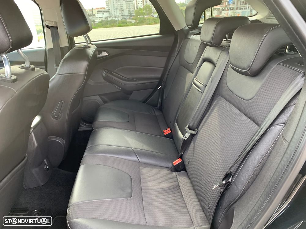 Ford Focus SW - 22
