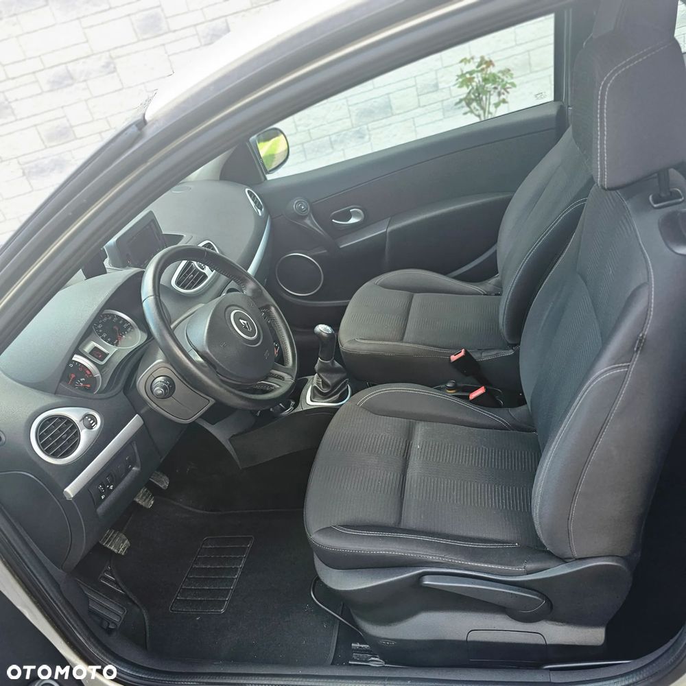 Renault Clio 1.2 16V 75 TomTom Edition - 5