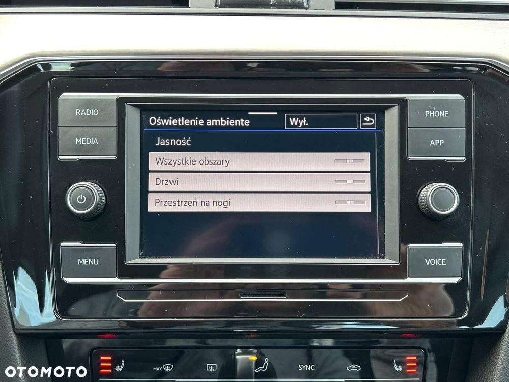 Volkswagen Passat 1.5 TSI EVO Elegance DSG - 31